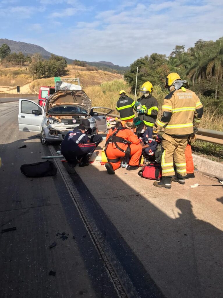 Quatro pessoas ficam feridas em grave acidente na BR-381, em Caeté - Foto: Divulgação/CBMMG