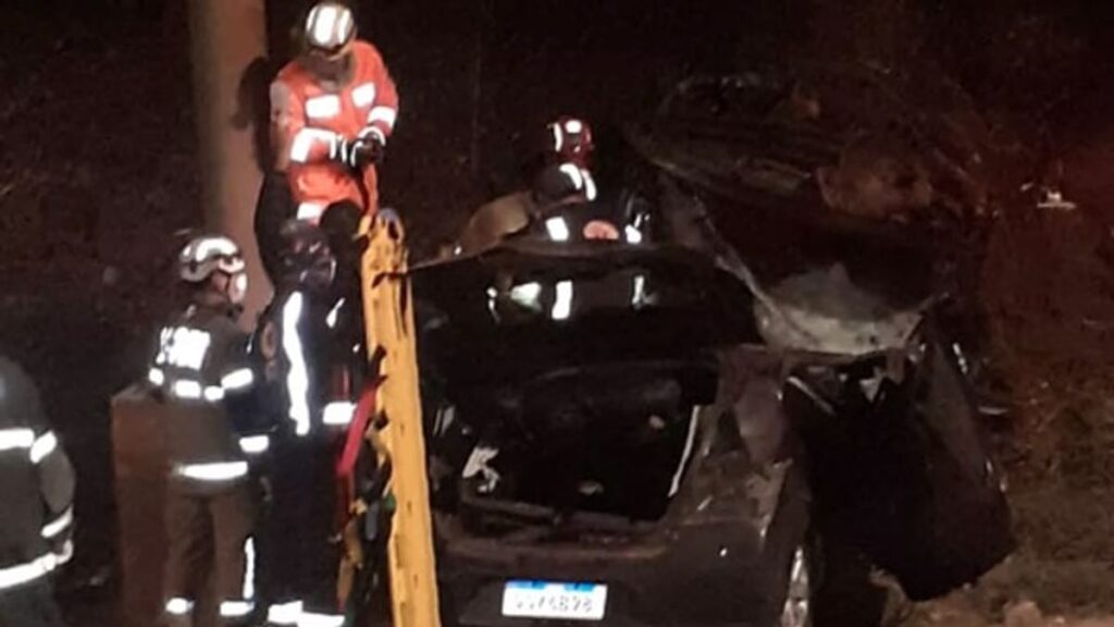 Duas pessoas morrem em grave acidente na MGC-365, no bairro Olhos D'Água, em BH - Foto: Reprodução/Redes Sociais