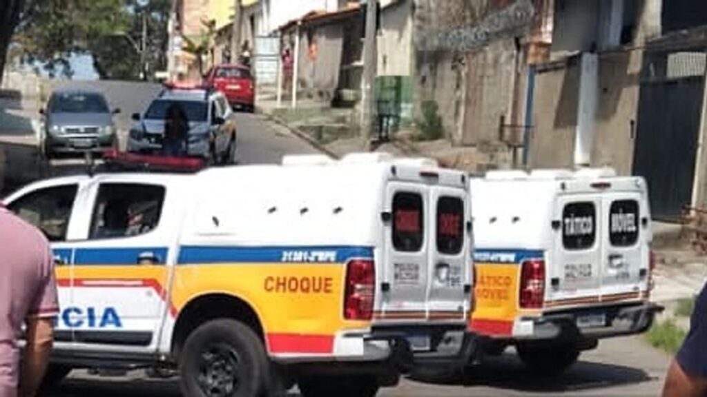 Homem é morto a tiros no bairro Lindéia, em Belo Horizonte - Foto: Divulgação/PMMG