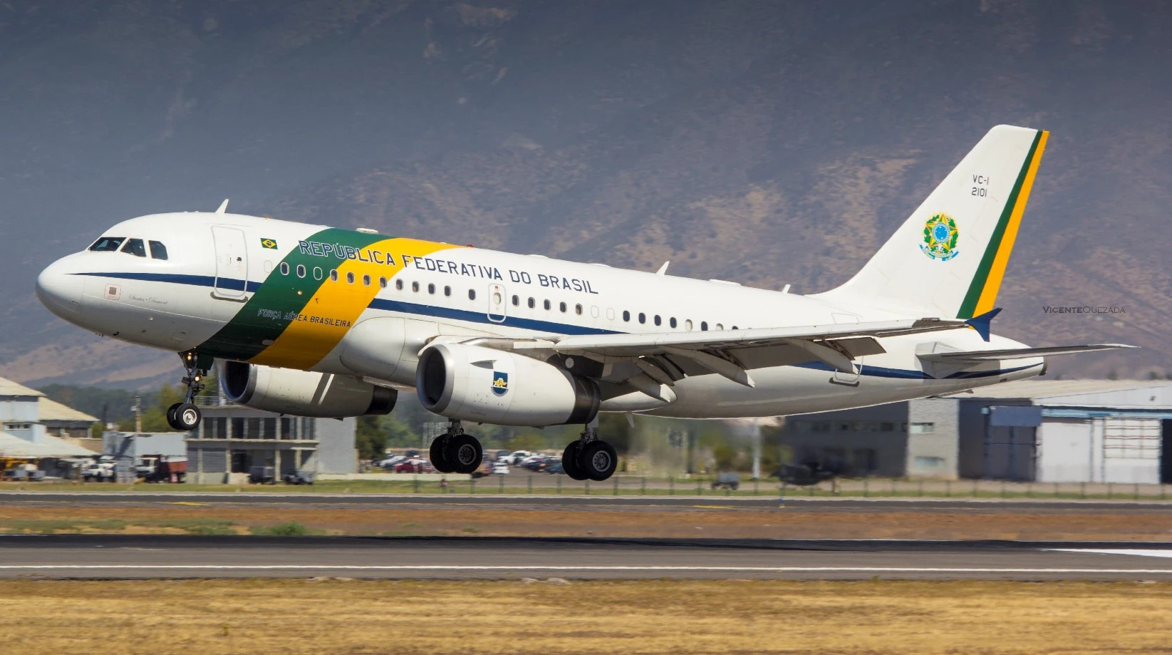 Avião com presidente Jair Bolsonaro arremete no Aeroporto da Pampulha, em BH - Foto: Divulgação