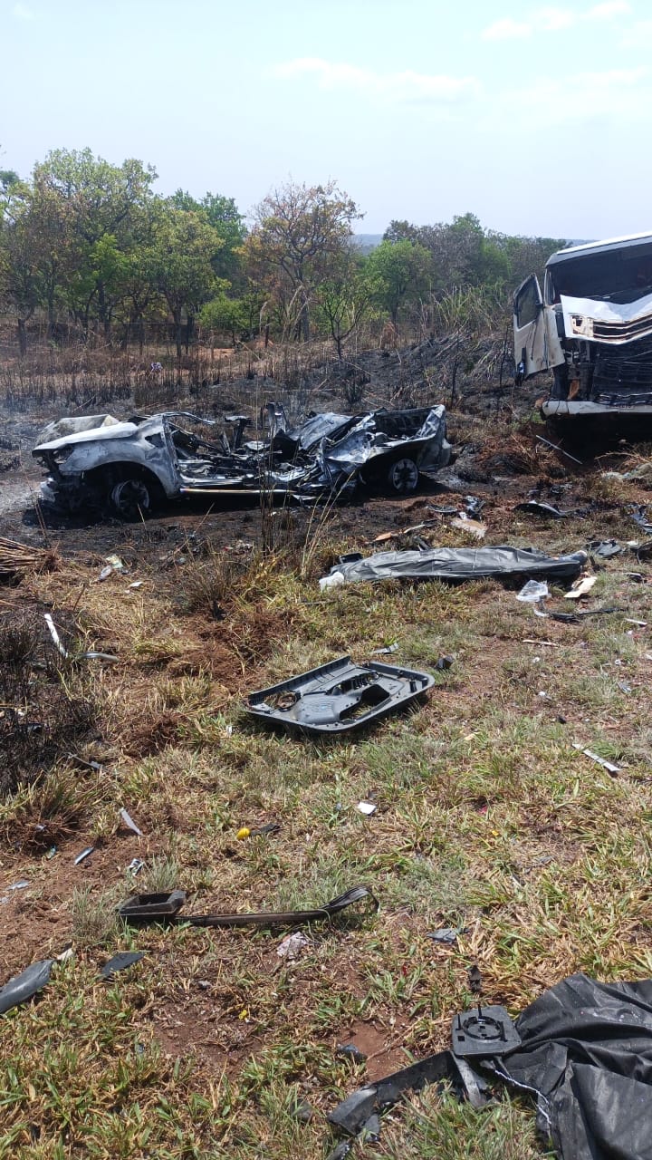 Advogado morre carbonizado após grave acidente na BR-040, em Paracatu - Foto: Divulgação/CBMMG