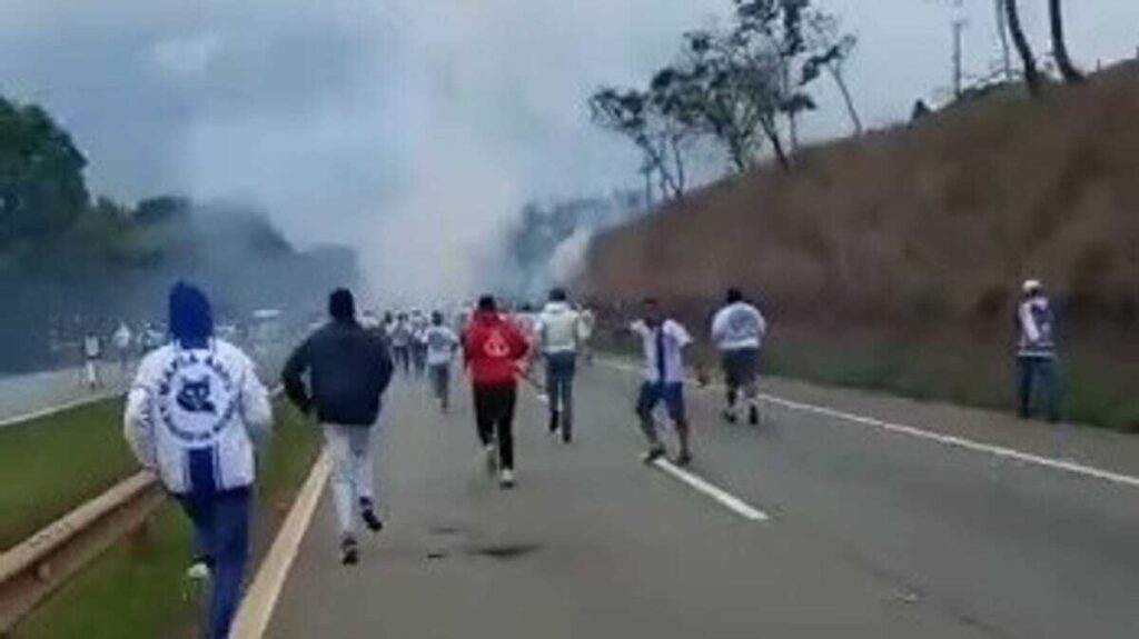 Quatro pessoas são baleadas em briga entre Máfia Azul e Mancha Verde, em Carmópolis de Minas - Foto: Reprodução/Redes Sociais