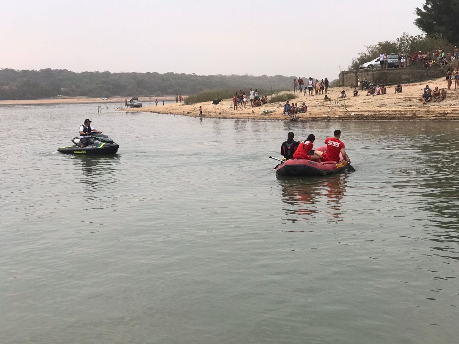 Jovem morre afogado na Lagoa Várzea das Flores, em Betim Jovem morre afogado na Lagoa Várzea das Flores, em Betim - Foto: Divulgação/CBMMG