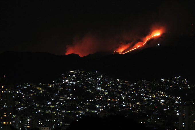 Incêndio de grande proporção atinge Serra do Curral, em BH - Foto: Reprodução/Redes Sociais