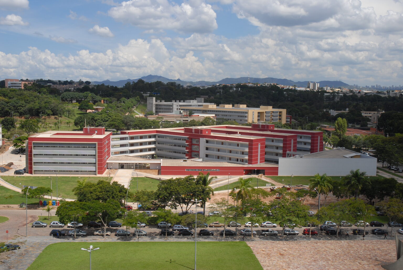 Uso de máscaras de proteção se torna facultativo na UFMG UFMG abre 800 vagas em cursos gratuitos de educação digital; inscreva-se já - Foto: Foca Lisboa/UFMG