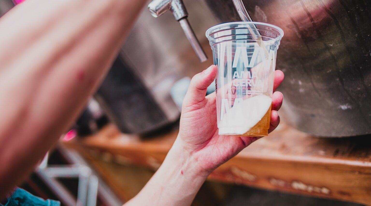 Oktoberfest Beagá reúne 12 mil litros de chope de 12 cervejarias mineiras na Serraria Souza Pinto, em BH Oktoberfest Beagá - Foto: Johnny Duarte/BS Fotografias/Divulgação