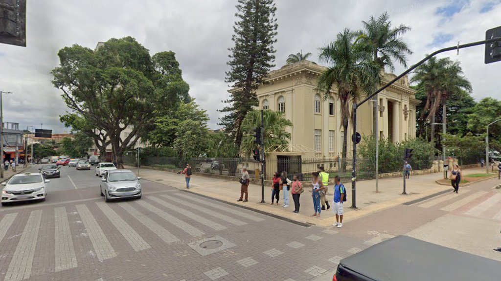 Homem morre baleado após tiroteio na Rua dos Caetés com Avenida Paraná, no Centro de BH - Foto: Reprodução/Google Street View