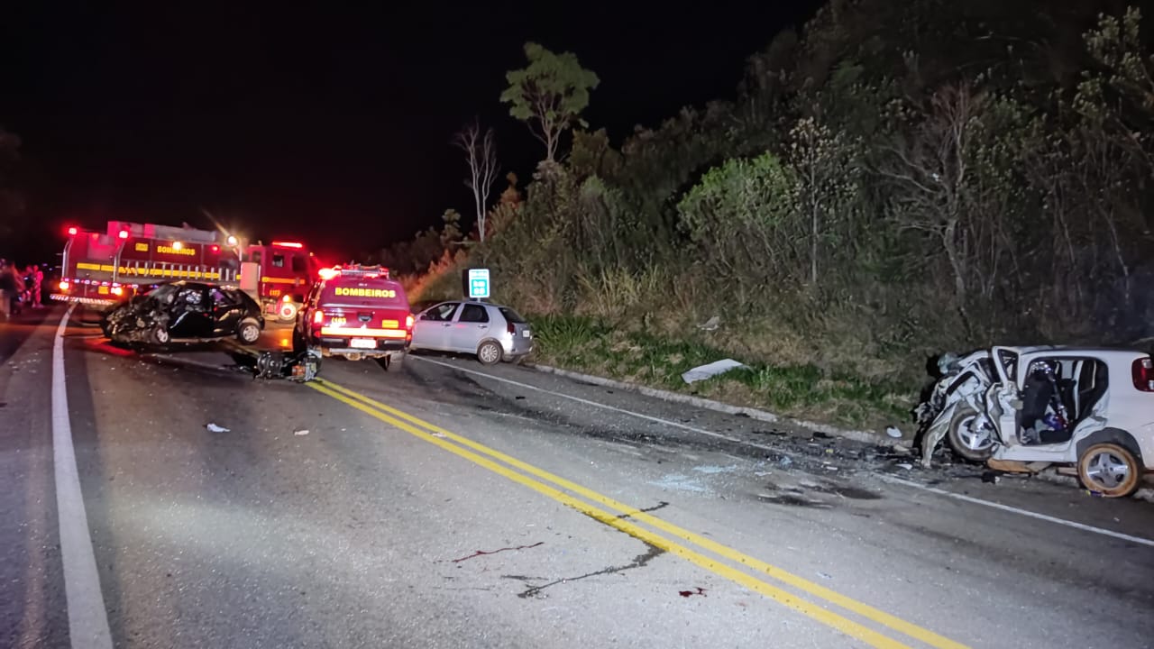 Sobe para sete o número de mortos em acidente na BR-356, em Ouro Preto - Foto: Divulgação/CBMMG