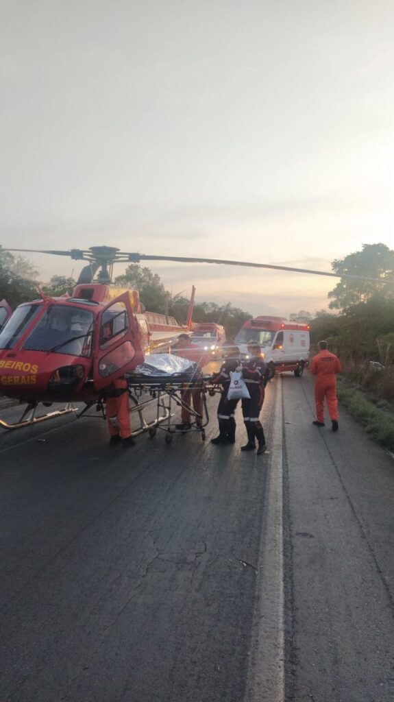 Pais e filho de 14 anos morrem em acidente na BR-365, no Norte de Minas - Foto: Divulgação/CBMMG