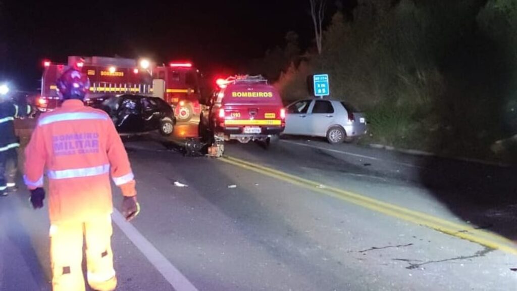 Seis pessoas morrem após grave acidente entre carros em BR-356, em Ouro Preto - Foto: Reprodução/Redes Sociais