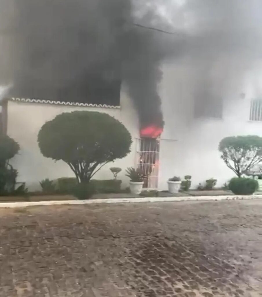 Duas pessoas morrem após incêndio em casa de eventos de Pirapora - Foto: Divulgação/CBMMG