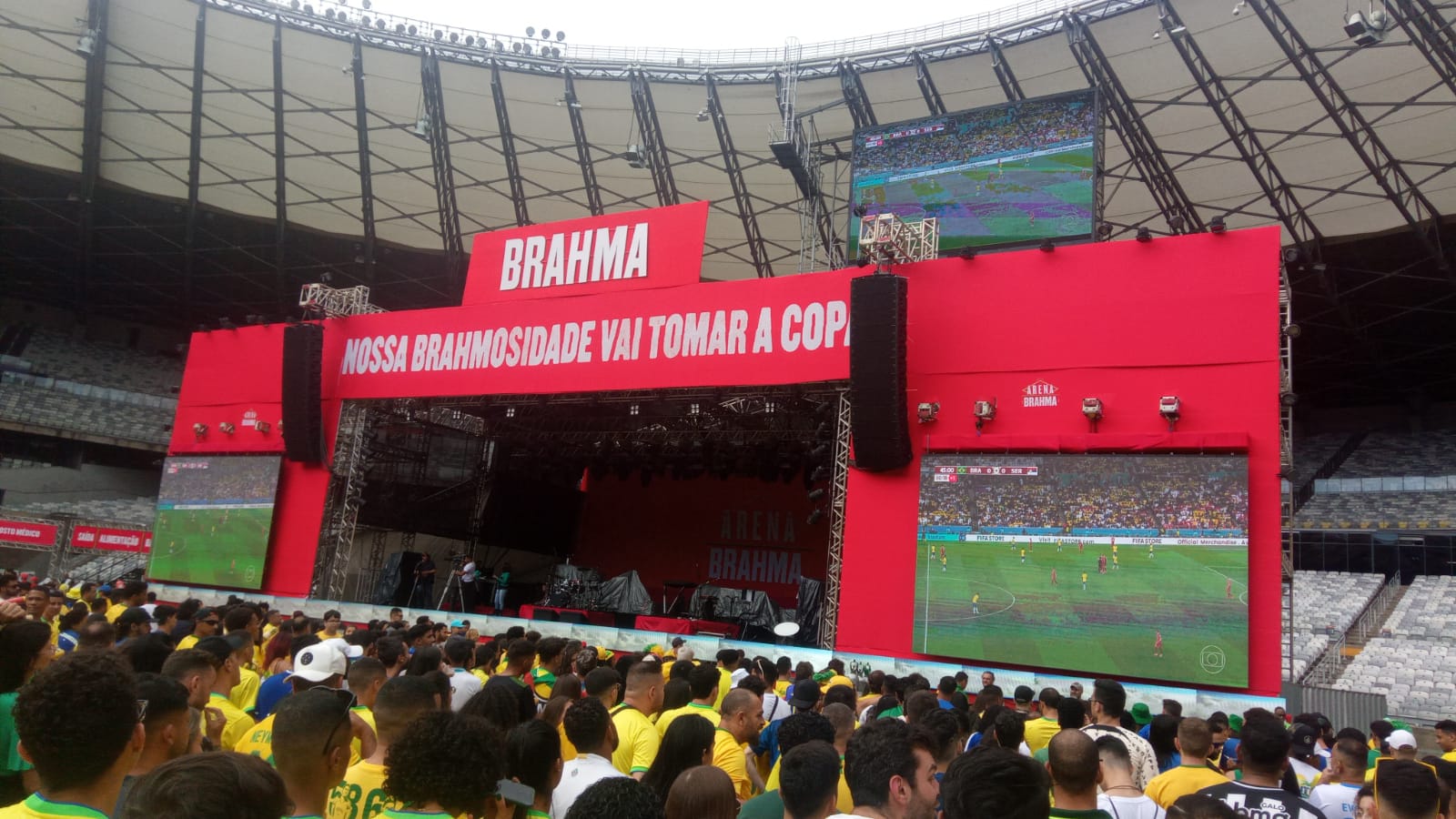 Arena Brahma BH une a torcida para transmissão de Brasil e Sérvia e show da banda Jota Quest - Foto: Elberty Valadares/Por Dentro de Minas