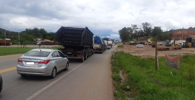 Motoristas enfrentam 15 km congestionamento na BR-381, em Sabará - Foto: Divulgação/PF