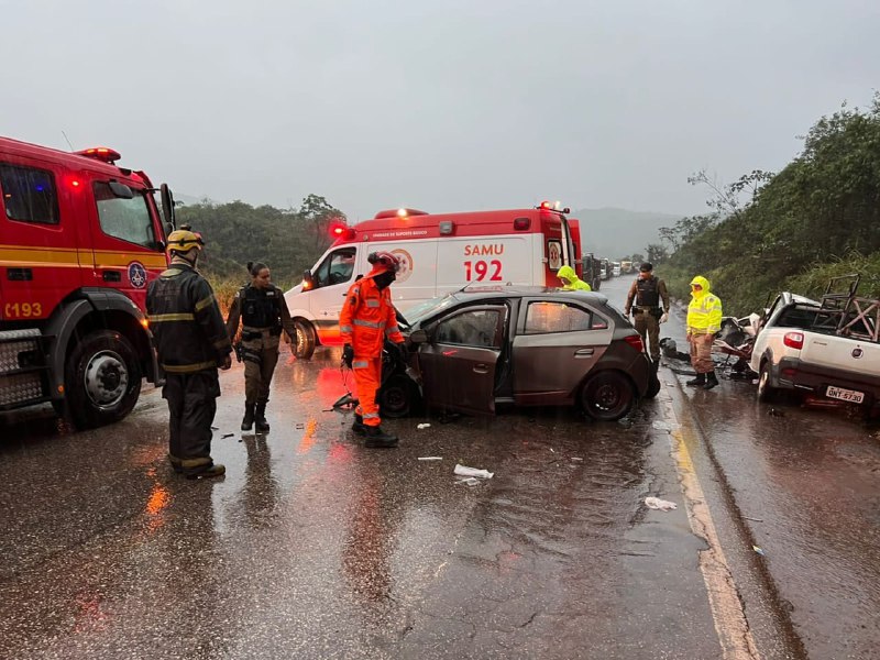 Uma pessoa morre e três ficam feridas após acidente na BR-129, em Congonhas - Foto: Divulgação/CBMMG