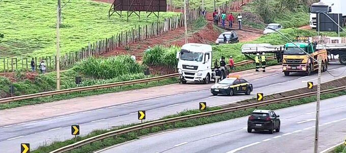 Acidente no km 693 da Rodovia Fernão Dias, em Lavras - Foto: Divulgação/Arteris