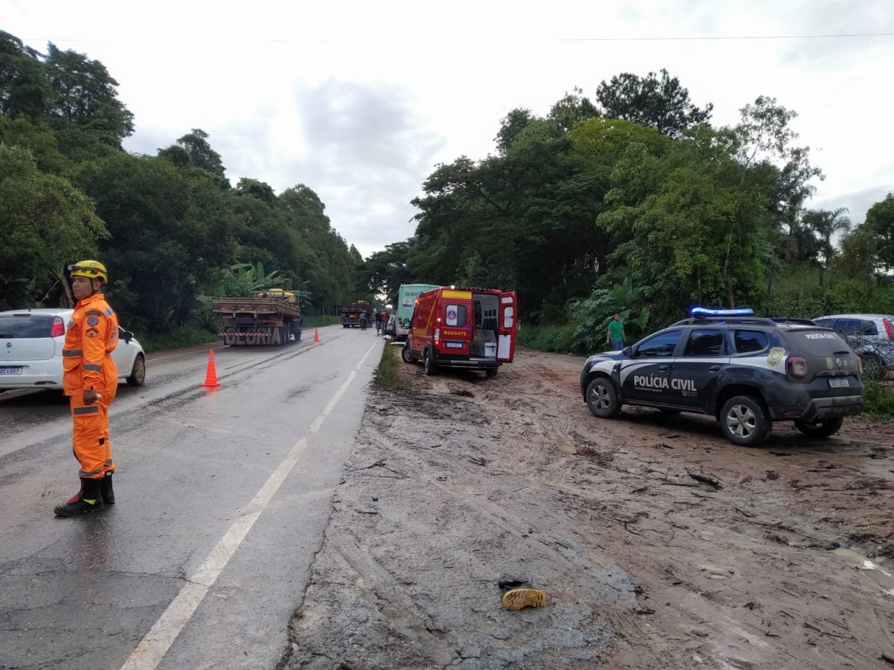 Tio e sobrinho morrem em grave acidente de moto na BR-265, em São João del-Rei - Foto: Divulgação/CBMMG