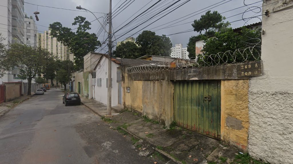 Idoso é encontrado morto com pés e mãos amarrados em cama no bairro Ipiranga, em BH - Foto: Reprodução/Google Street View