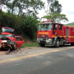 Mãe e filha de menos de 1 ano ficam presas em ferragens após acidente na BR-354, em Pouso Alto - Foto: Divulgação/CBMMG