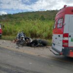 Pai morre e mãe e filha ficam feridas após batida entre carro e carreta na MGC-120, em Leopoldina - Foto: Divulgação/CBMMG