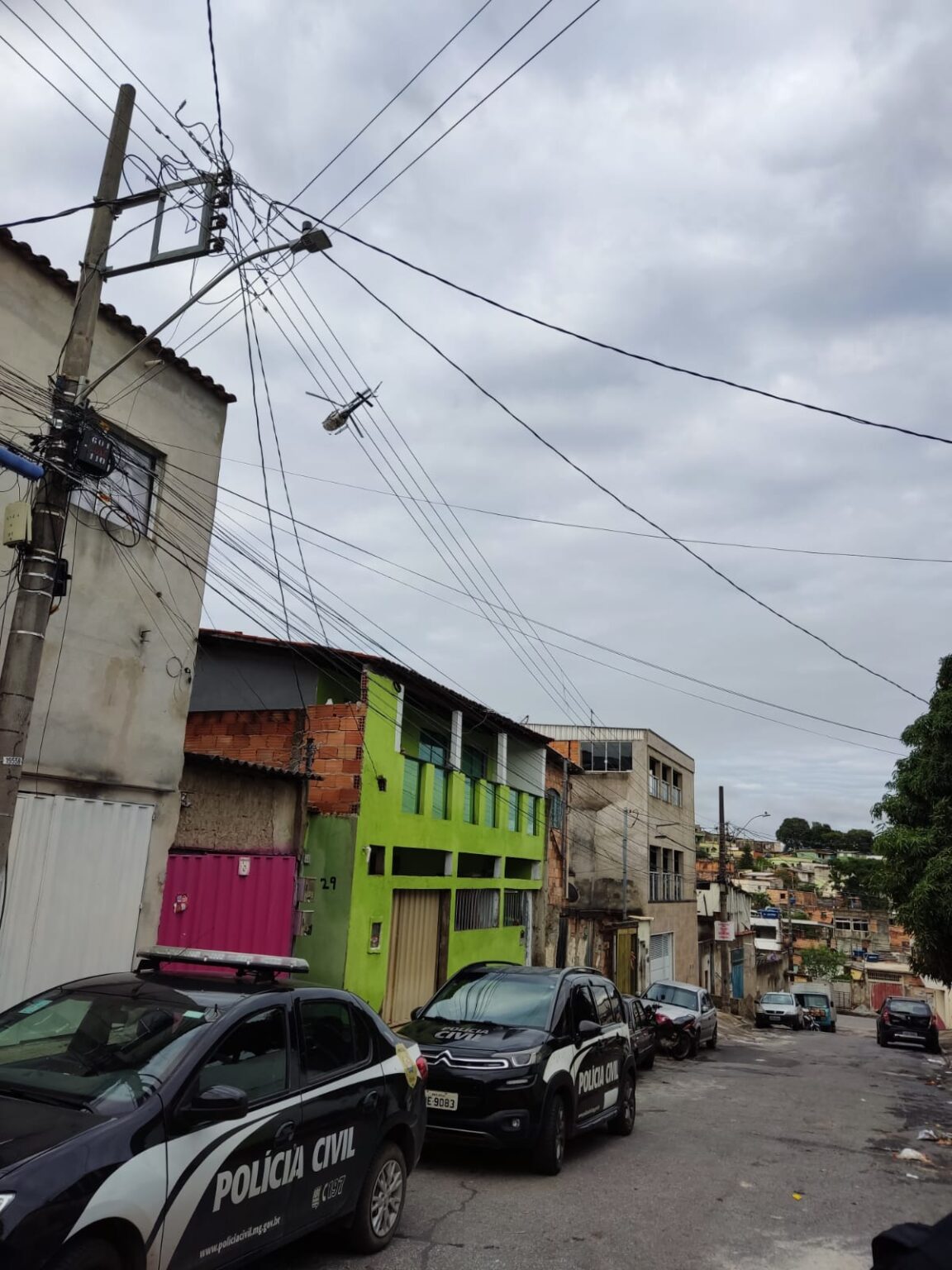 Dois homens são preso durante operação de combate ao tráfico de drogas em Ribeirão das Neves - Foto: Divulgação/PCMG