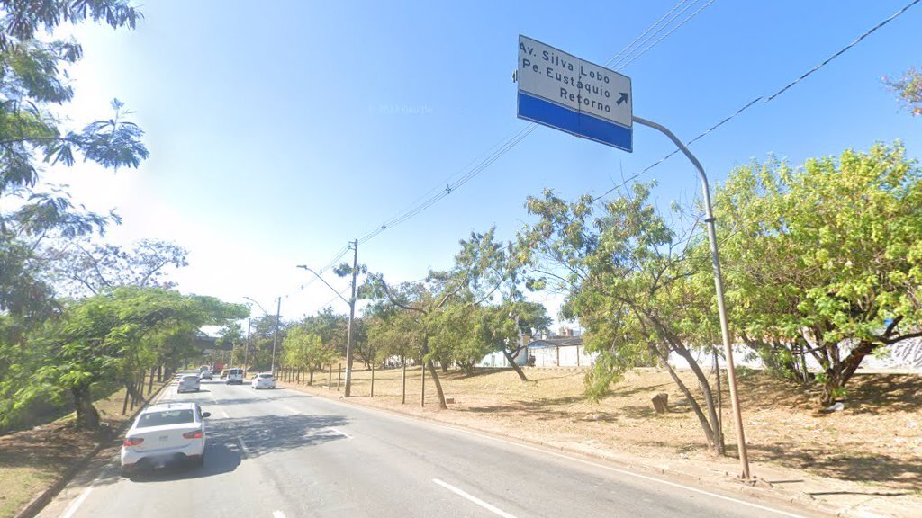 Jovens ficam feridas após acidente entre carro e moto na Via Expressa, em BH - Foto: Reprodução/Google Street View