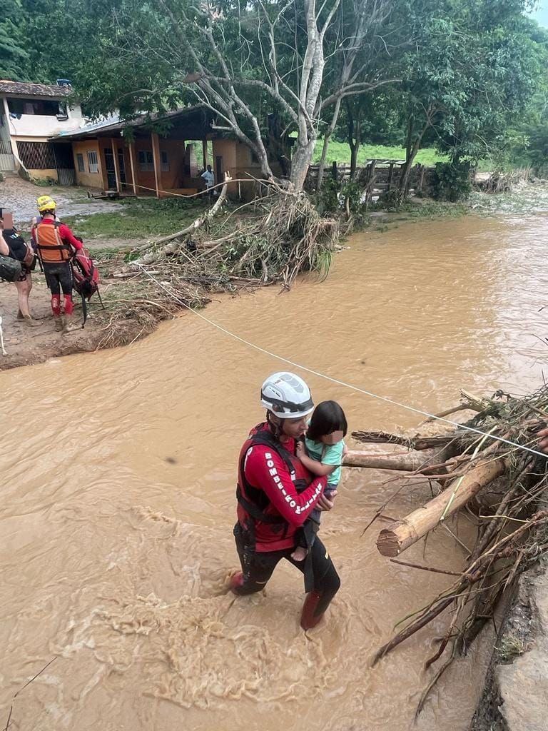 Homem desaparecido é procurado pelos Bombeiros em Antônio Dias - Foto: Divulgação/CBMMG