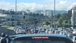 Policial militar reformado é preso após perseguir juiz com faca durante briga de trânsito em BH Greve dos rodoviários deixa trânsito lento na Avenida Cristiano Machado, em BH - Foto: Reprodução