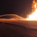 Carreta fica destruída após pegar fogo na Rodovia Fernão Dias, em Carmópolis de Minas - Foto: Divulgação/CBMMG