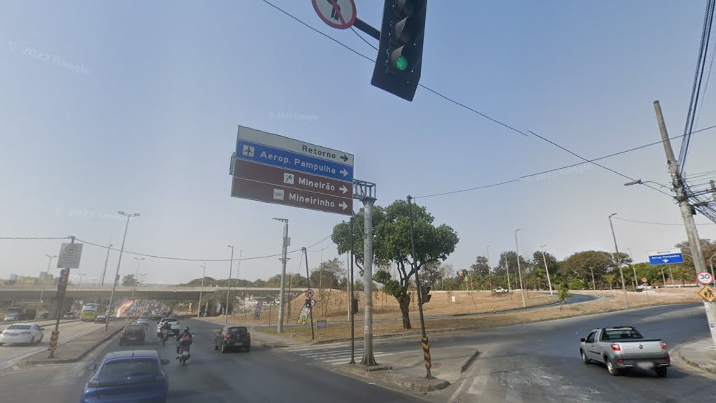 Motociclista morre em acidente com ônibus do Move na Avenida Antônio Carlos, em BH - Foto: Reprodução/Google Street View