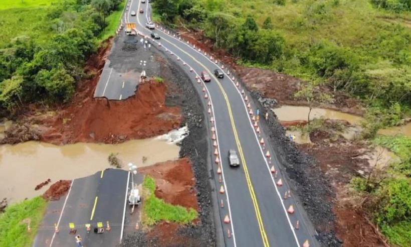 Desvio provisório é liberado após trecho desabar na BR-365, em Gurinhatã - Foto: Divulgação/Ecovias do Cerrado