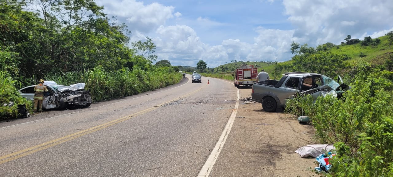 Grave acidente deixa três pessoas mortas na MGC-418, em Carlos Chagas - Foto: Divulgação/CBMMG