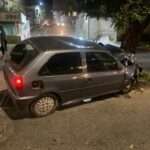 Homem rouba carro, invade a contramão e colide contra moto na Avenida Dom Pedro I, em BH - Foto: Divulgação/PMMG