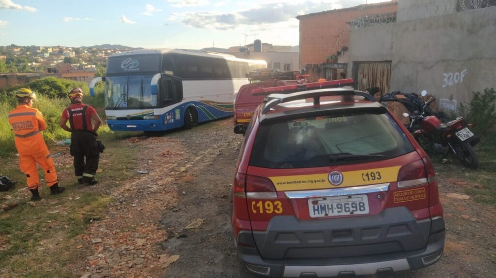 Músico morre esmagado por ônibus da banda em Montes Claros - Foto: Divulgação/CBMMG