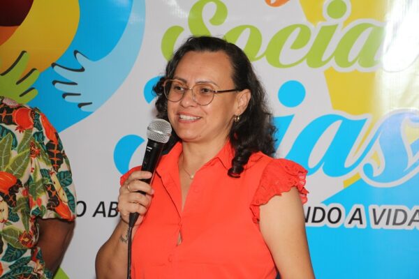 Cássia Rodrigues, gestora do Projeto Social Joias e coordenadora do curso de informática – Foto: Divulgação/Assessoria de Imprensa