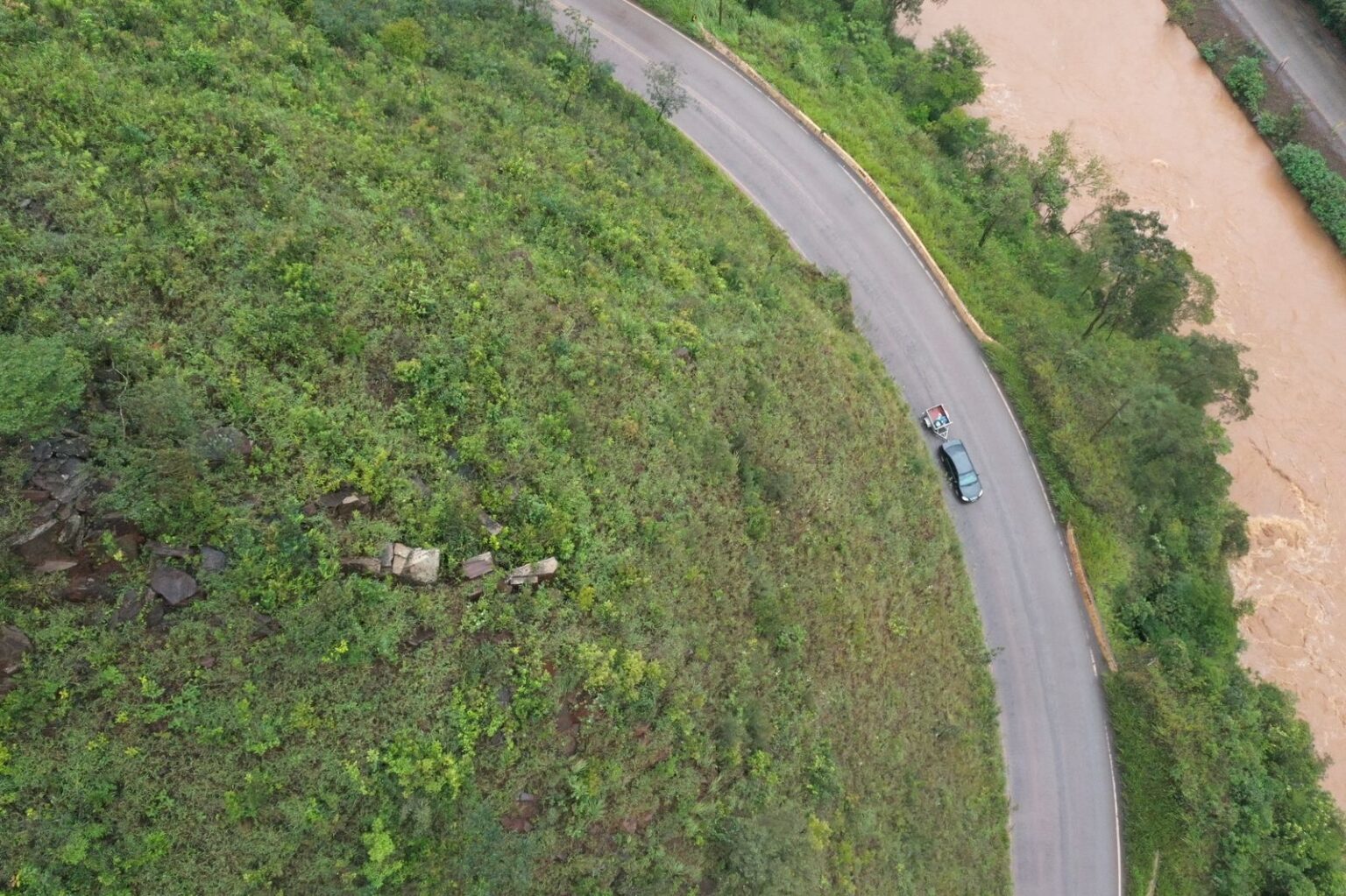 Trecho da MG-040 é interditado entre Brumadinho e Mário Campos por risco de queda de rochas Trecho da MG-040 é interditado entre Brumadinho e Mário Campos por risco de queda de rochas - Foto: DER / Divulgação