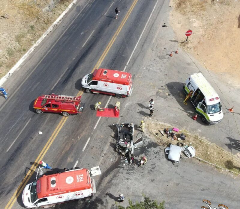 Acidente grave deixa três mortos e feridos na BR-135, em Montes Claros - Foto: Divulgação/DronesMoc