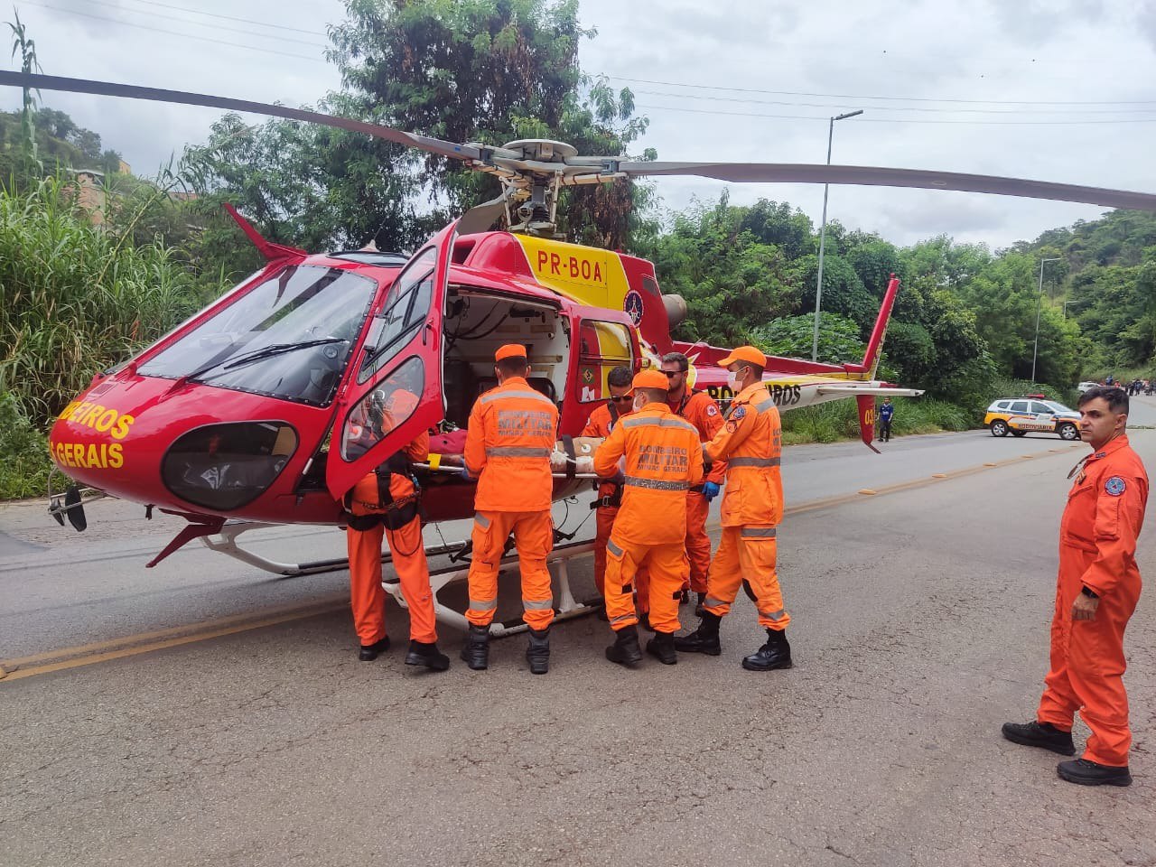 Homem fica gravemente ferido após ser atropelado por caminhão na BR-262, em Sabará - Foto: Divulgação/CBMMG