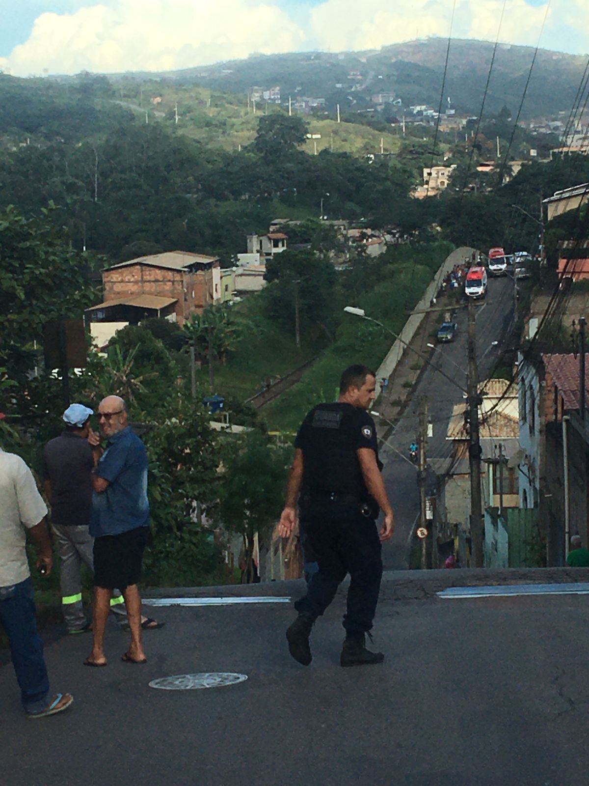 Crianças perdem o controle de bicicleta em ladeira e ficam gravemente feridas em Congonhas - Foto: Reprodução/Redes Sociais