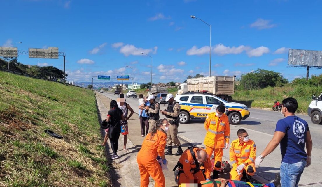 Homem morre atropelado por motociclista inabilitado na MG-010, em Vespasiano - Foto: Divulgação/Corpo de Bombeiros