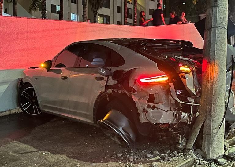 Empresário bate Porsche de R$ 1 mi em poste e é preso por embriaguez em Nova Lima - Foto: Reprodução/Redes Sociais