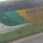 Ônibus pega fogo e interdita totalmente Rodovia Fernão Dias, em Cambuí - Foto: Reprodução/Redes Sociais