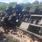 Jovem morre e outro fica ferido após carreta tombar na BR-116, em Itaobim - Foto: Divulgação/CBMMG