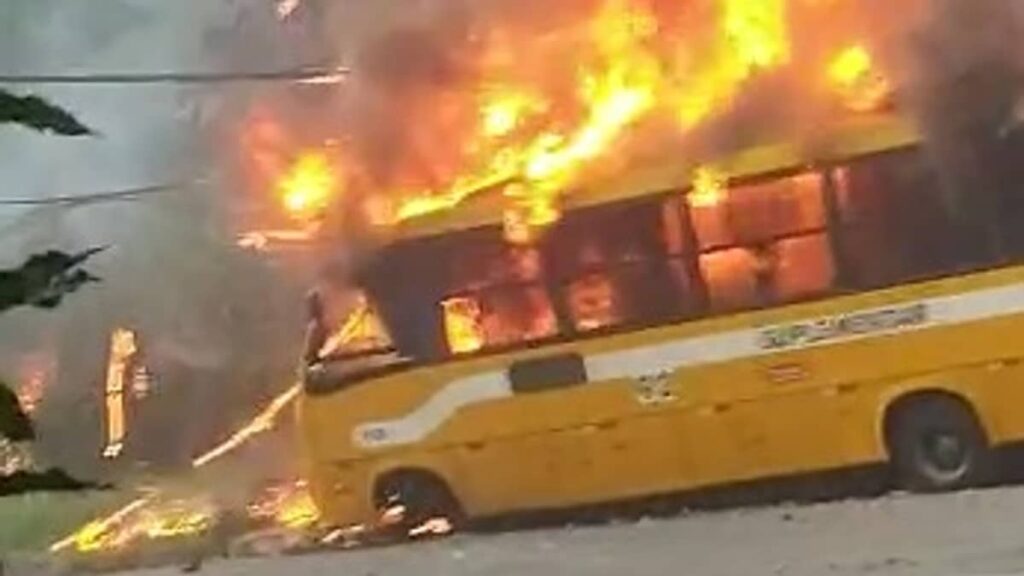 Acidente com micro-ônibus deixa 25 pessoas feridas no Sion, em BH - Foto: Reprodução