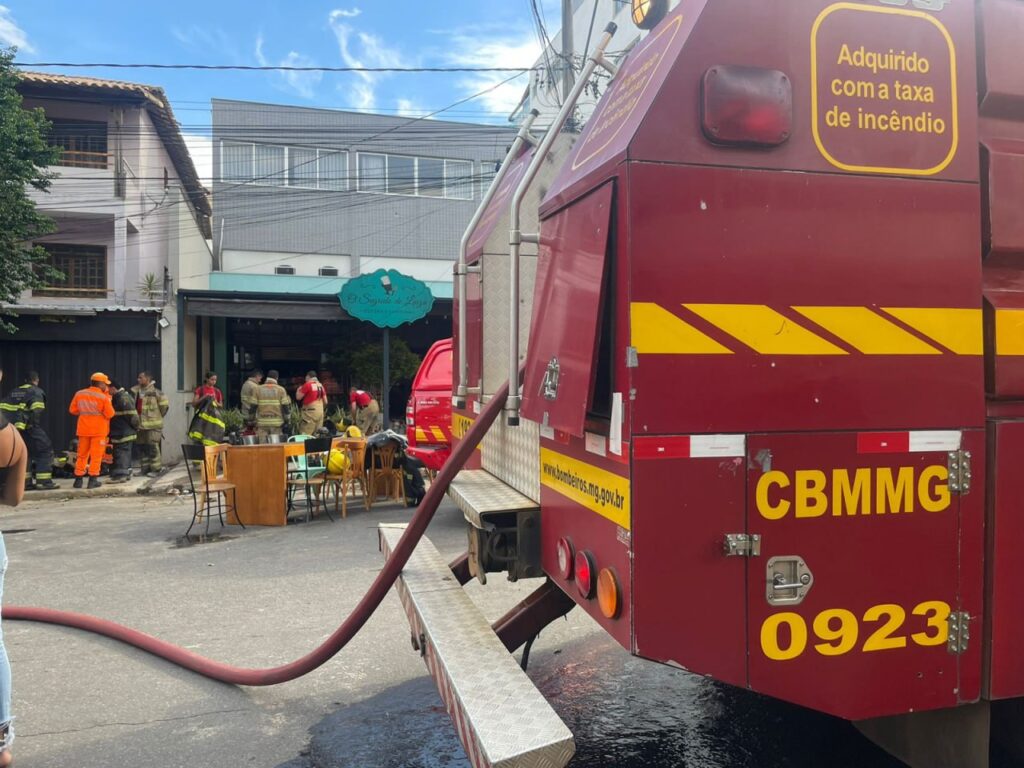 Incêndio atinge confeitaria O Segredo de Luiza, em Contagem - Foto: Divulgação/Corpo de Bombeiros