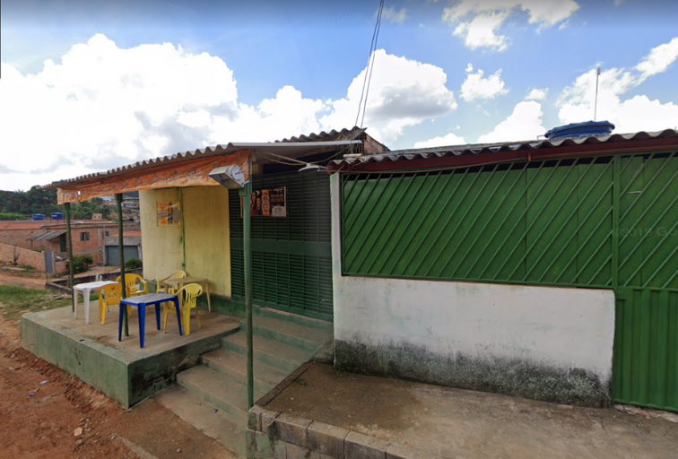 Homem é morto com tiros na nuca dentro de bar no bairro Três Corações, em Santa Luzia - Foto: Reprodução/Google Street View