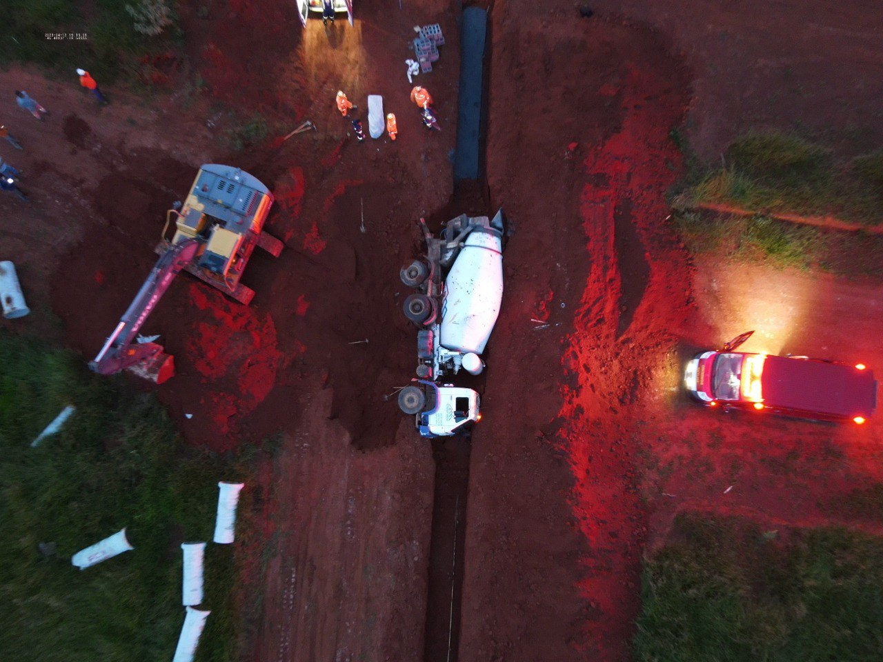 Trabalhador morre soterrado dentro de obra em Patos de Minas - Foto: Divulgação/CBMMG