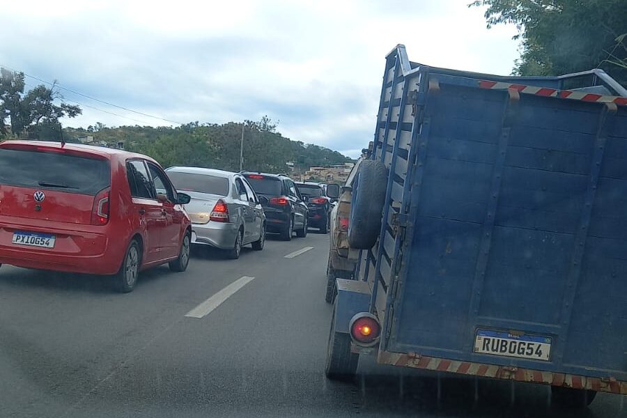 BR-381 tem mais de 20 km de congestionamento na volta do ferido de Semana Santa - Foto: Reprodução/Redes Sociais