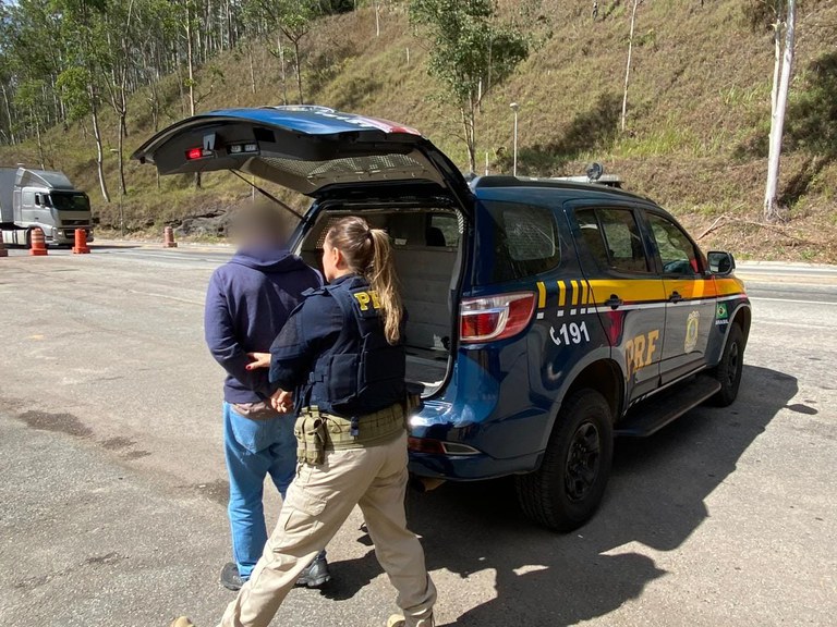 Fisioterapeuta que abusou de paciente em UTI é preso pela polícia na BR-381, em João Monlevade - Foto: Divulgação/PRF