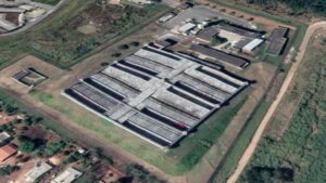 Travesti é queimada com água quente por ex-namorado dentro de presídio em Minas - Foto: Reprodução/Google Earth