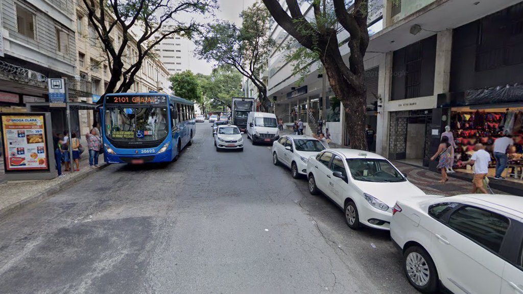 Homem é atropelado por ônibus no Centro, em Belo Horizonte - Foto: Reprodução/Google Street View